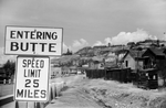 A sign outside Butte Montana in 1939 stating entering butte. Speed limit 25 miles